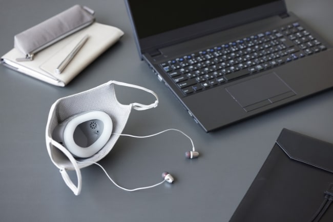 換気用ファン搭載で快適&Bluetooth® or 有線接続で使える